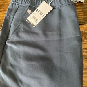 Figs Women's Straight Leg Pants in Gray